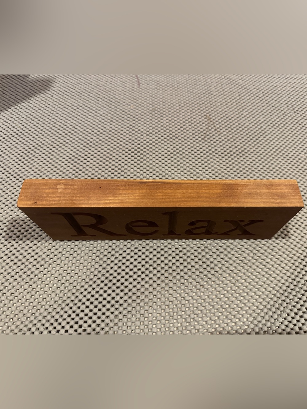 Solid wood ‘relax’ decorative sign - Picture 2 of 2